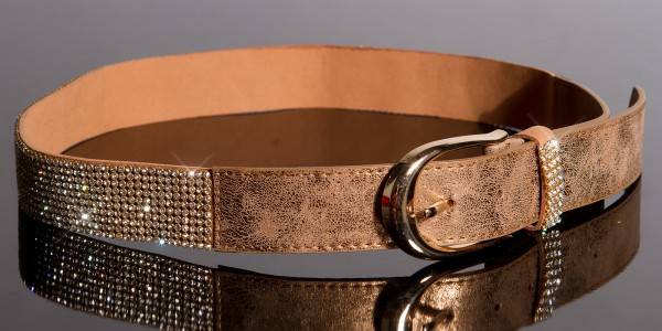 Koucla Sexy Lederlook Gürtel mit Strass im Angebot