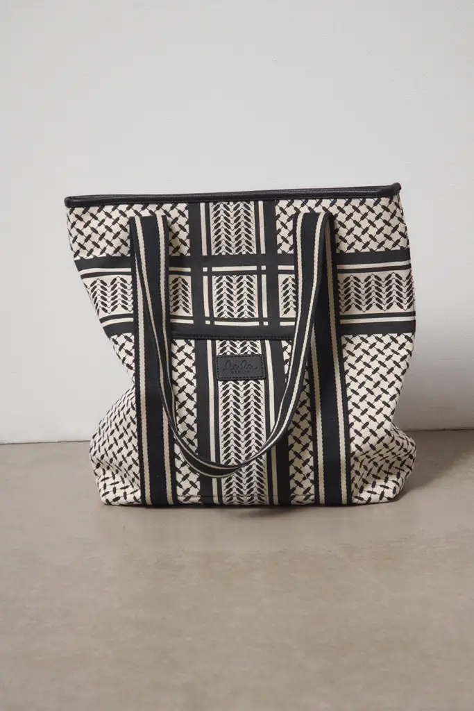 Lala Berlin Tote Carmela 2.0 canvas heritage stripe black Exklusivangebot