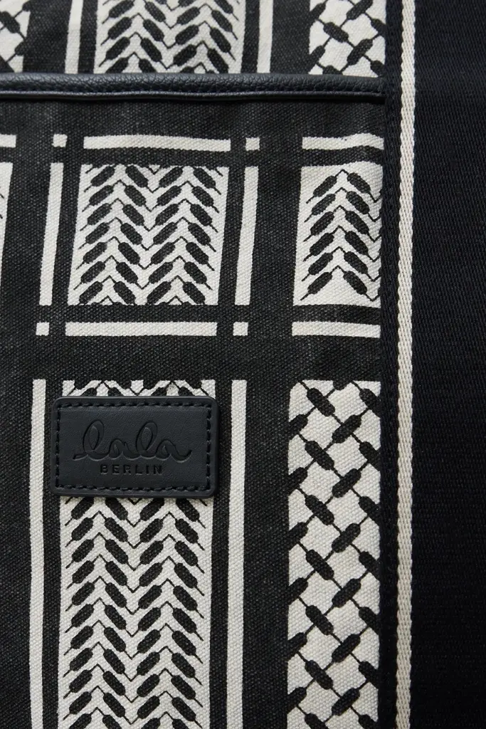 Lala Berlin East West Tote Merge canvas heritage stripe black Jubiläumsangebot