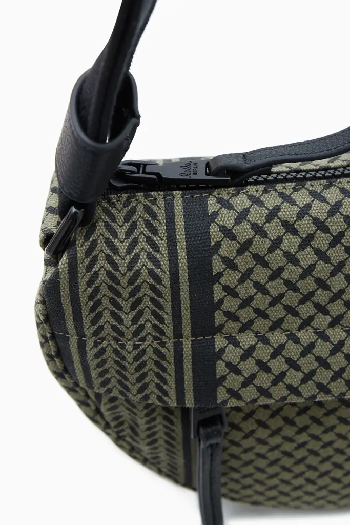 Lala Berlin Crossbody Melly canvas olive/black Neuheiten