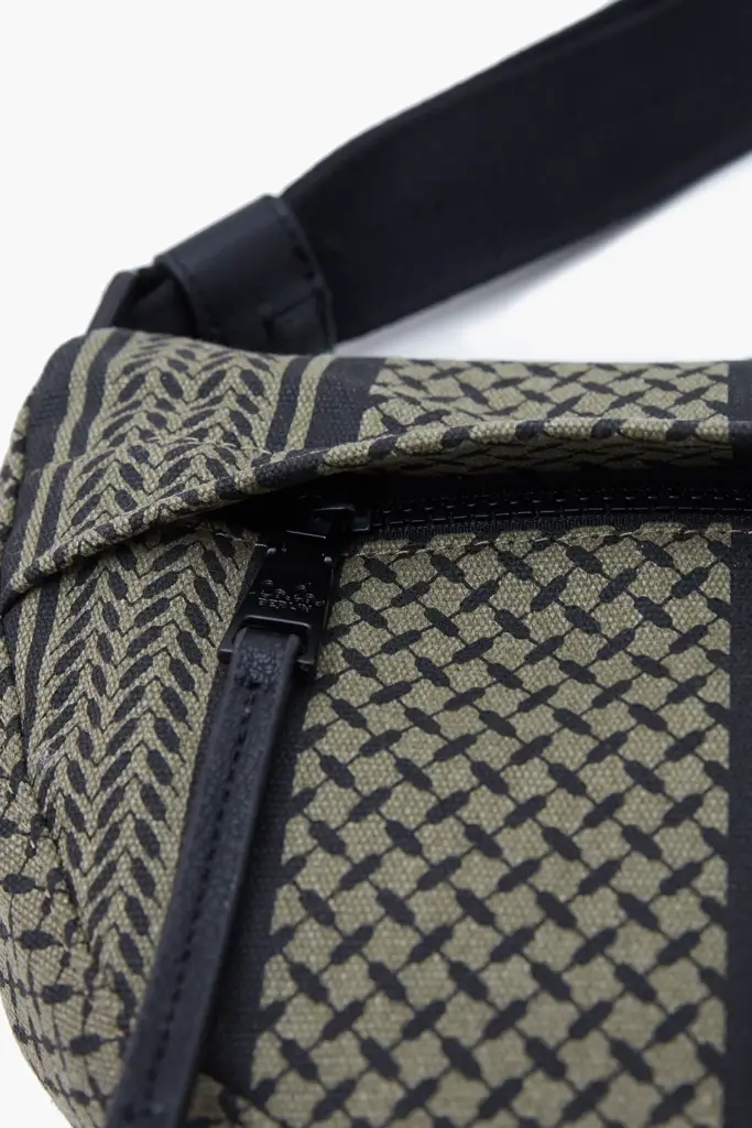 Lala Berlin Crossbody Melly canvas olive/black Neuheiten