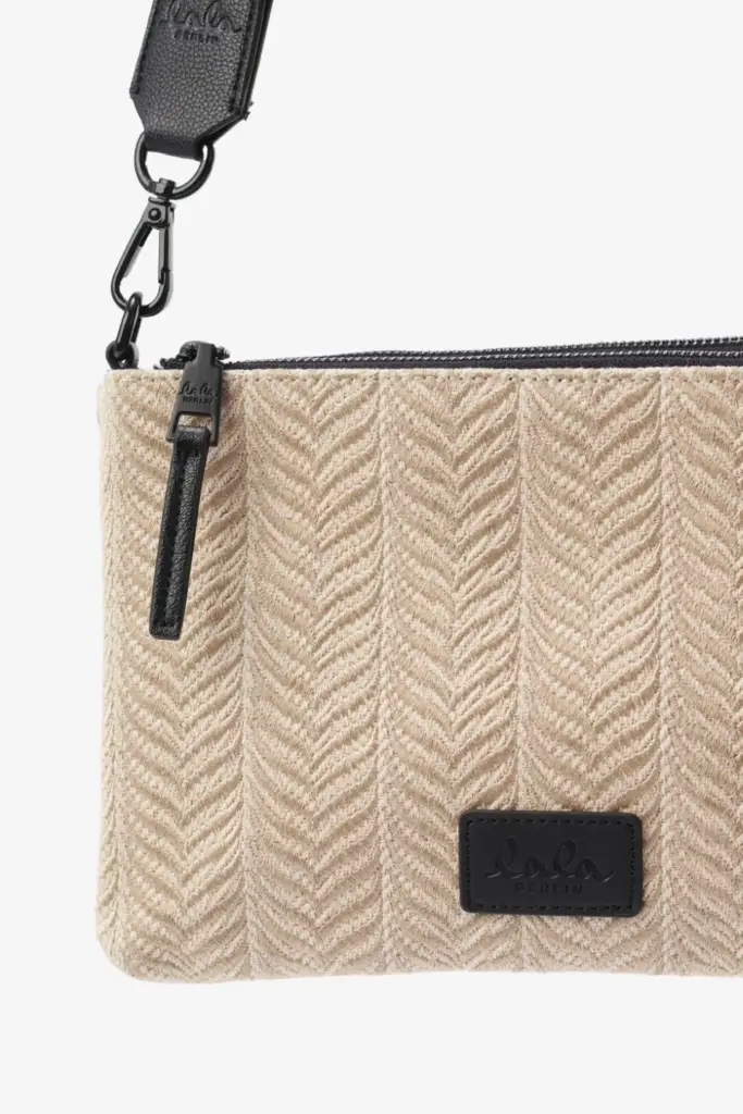 Lala Berlin Crossbody Pouch Marte canvas chevron cream Bis zu 55% Rabatt