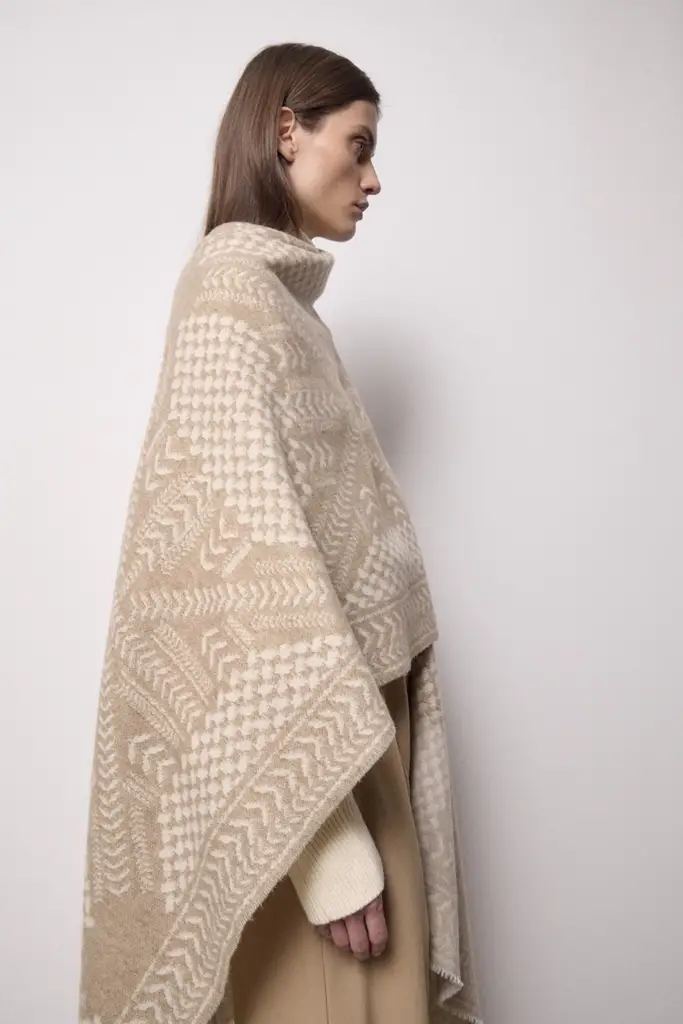 Lala Berlin Poncho Pineo wool mix heritage star sand im Angebot