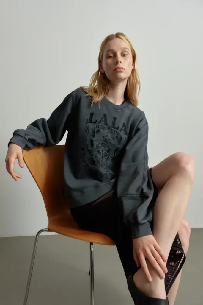 Lala Berlin Sweatshirt Ipali cotton love never fails black Fabrikpreis