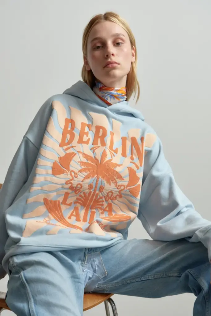 Lala Berlin Hoodie Irina cotton sunset palm light blue Begrenztes Angebot