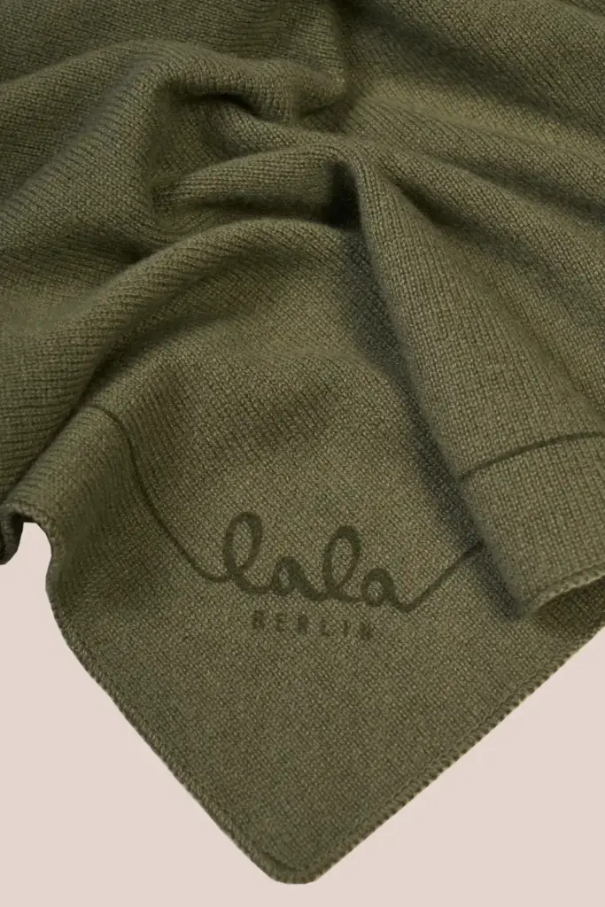 Lala Berlin Triangle Solid XS cashmere leaf im Angebot