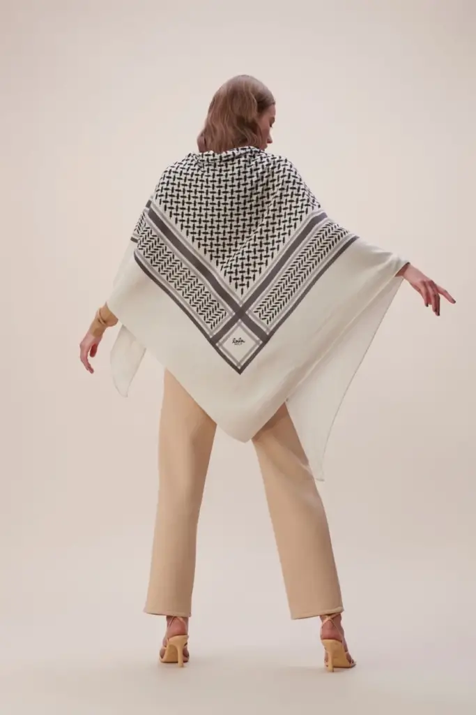 Lala Berlin Triangle Trinity Classic L cashmere off white Schlussverkauf