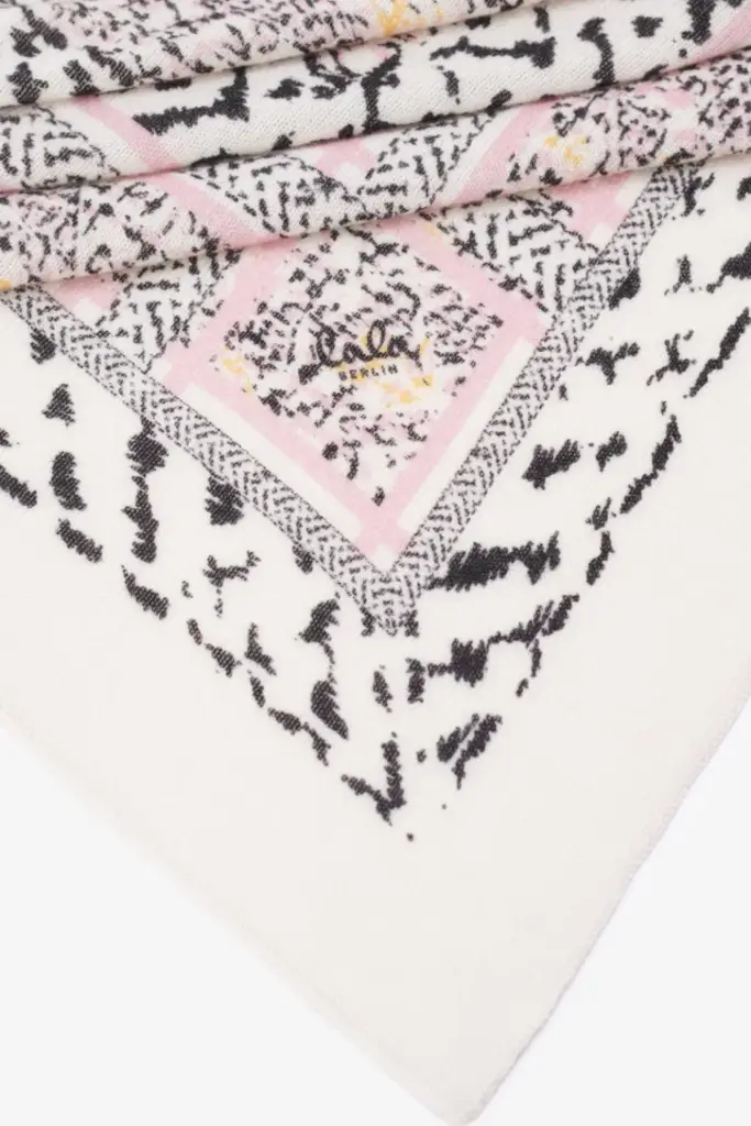 Lala Berlin Triangle Heritage cashmere string garden rose Rabatt