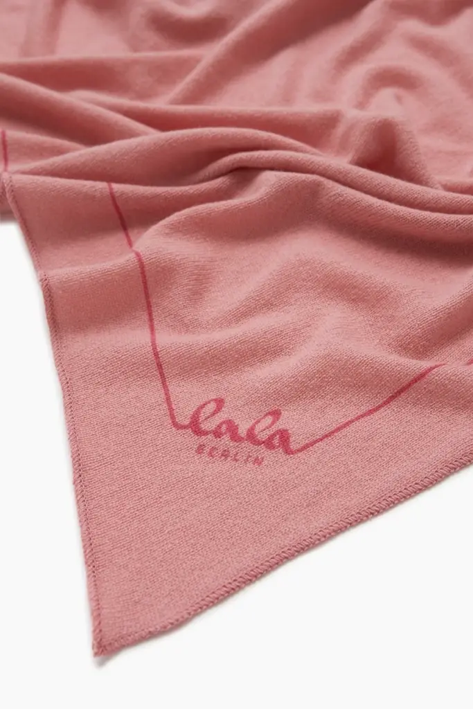 Lala Berlin Triangle Solid M cashmere fandango Jubiläumsangebot
