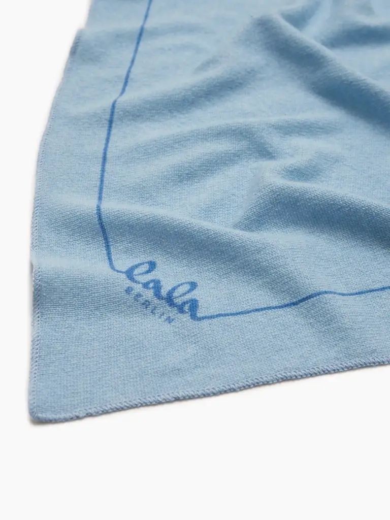 Lala Berlin Triangle Solid M cashmere atlantic Lagerräumung