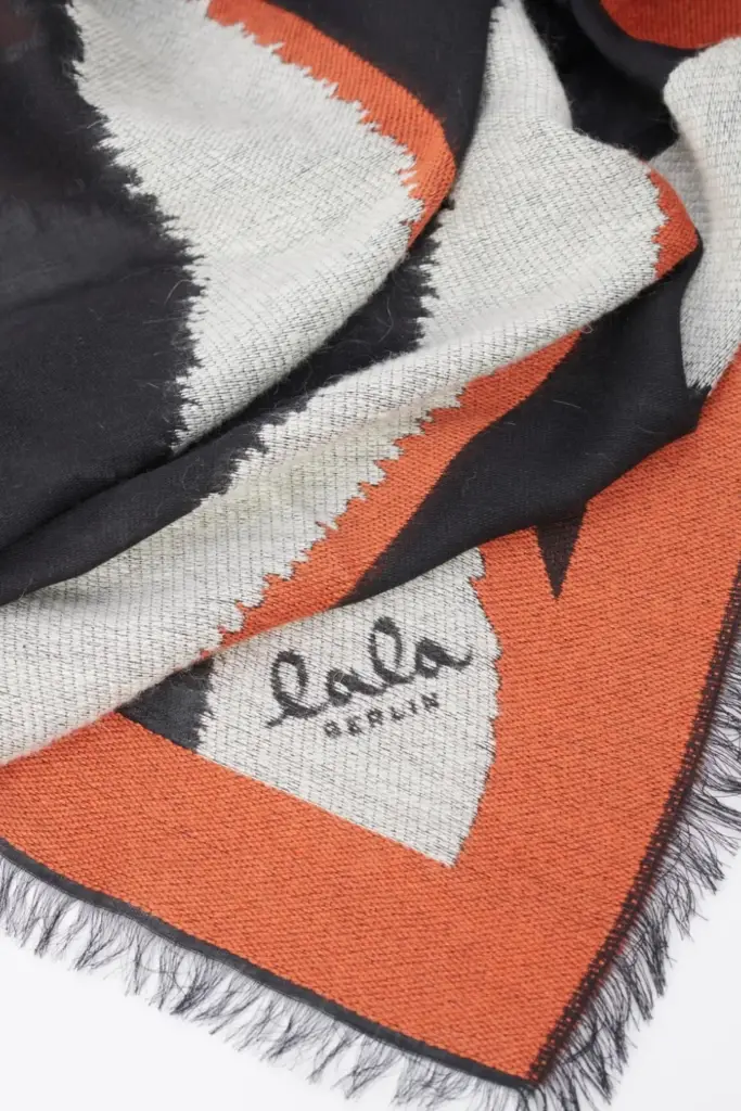Lala Berlin Triangle Ajen wool mix bold zebra black Bis zu 60% Rabatt