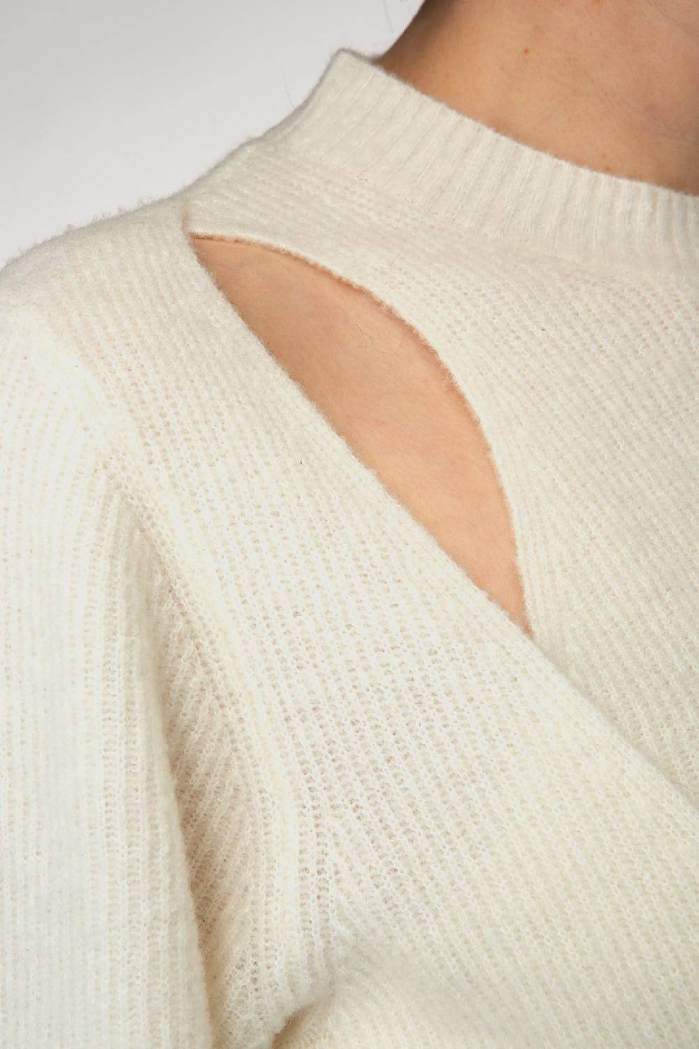IVI GmbH SOLID KNIT Wickelpullover mit Cut-Out Detail weiß Begrenztes Angebot