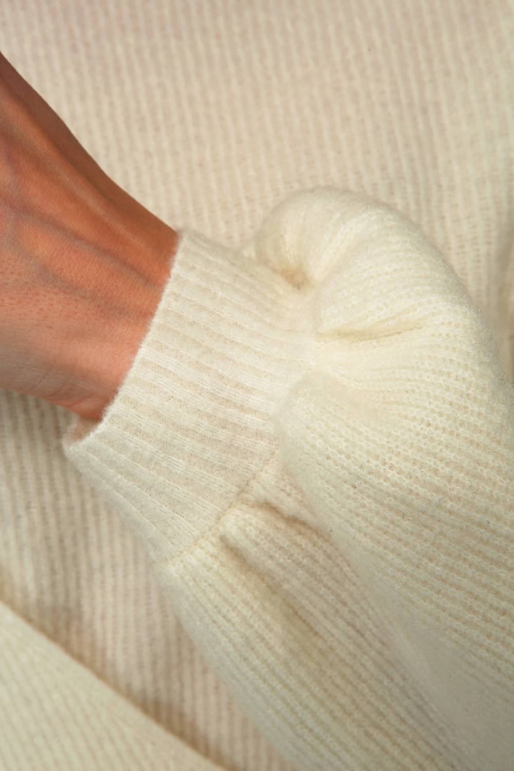 IVI GmbH SOLID KNIT Wickelpullover mit Cut-Out Detail weiß Begrenztes Angebot