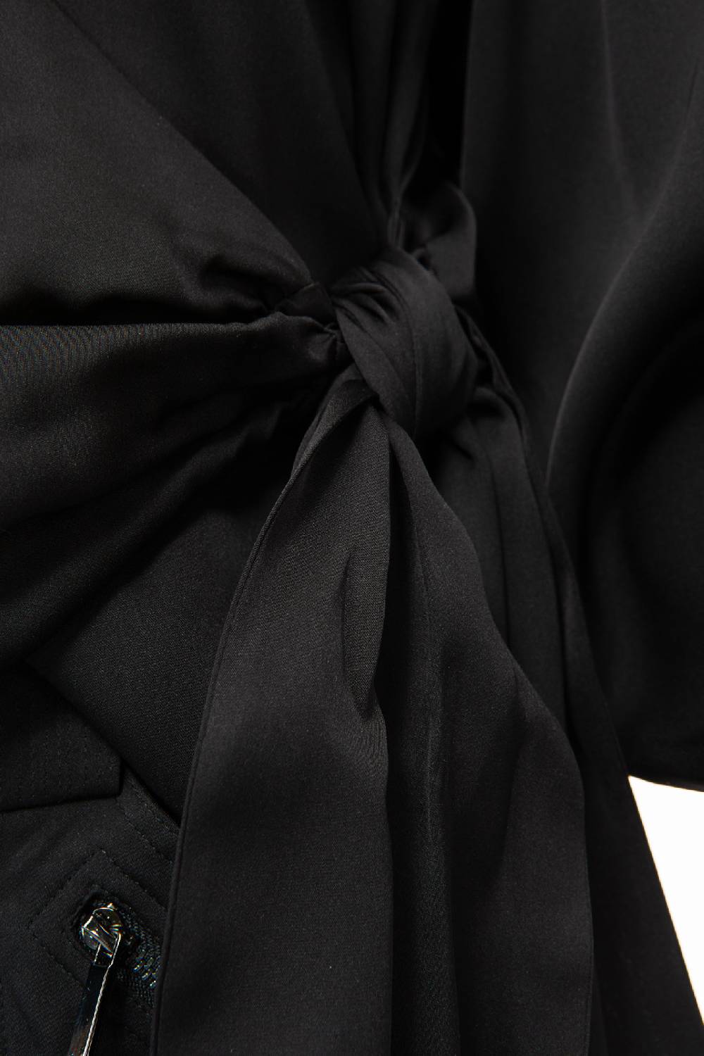 IVI GmbH SOLID SILK Seidenbluse mit Cut-Out Detail schwarz Online Shopping