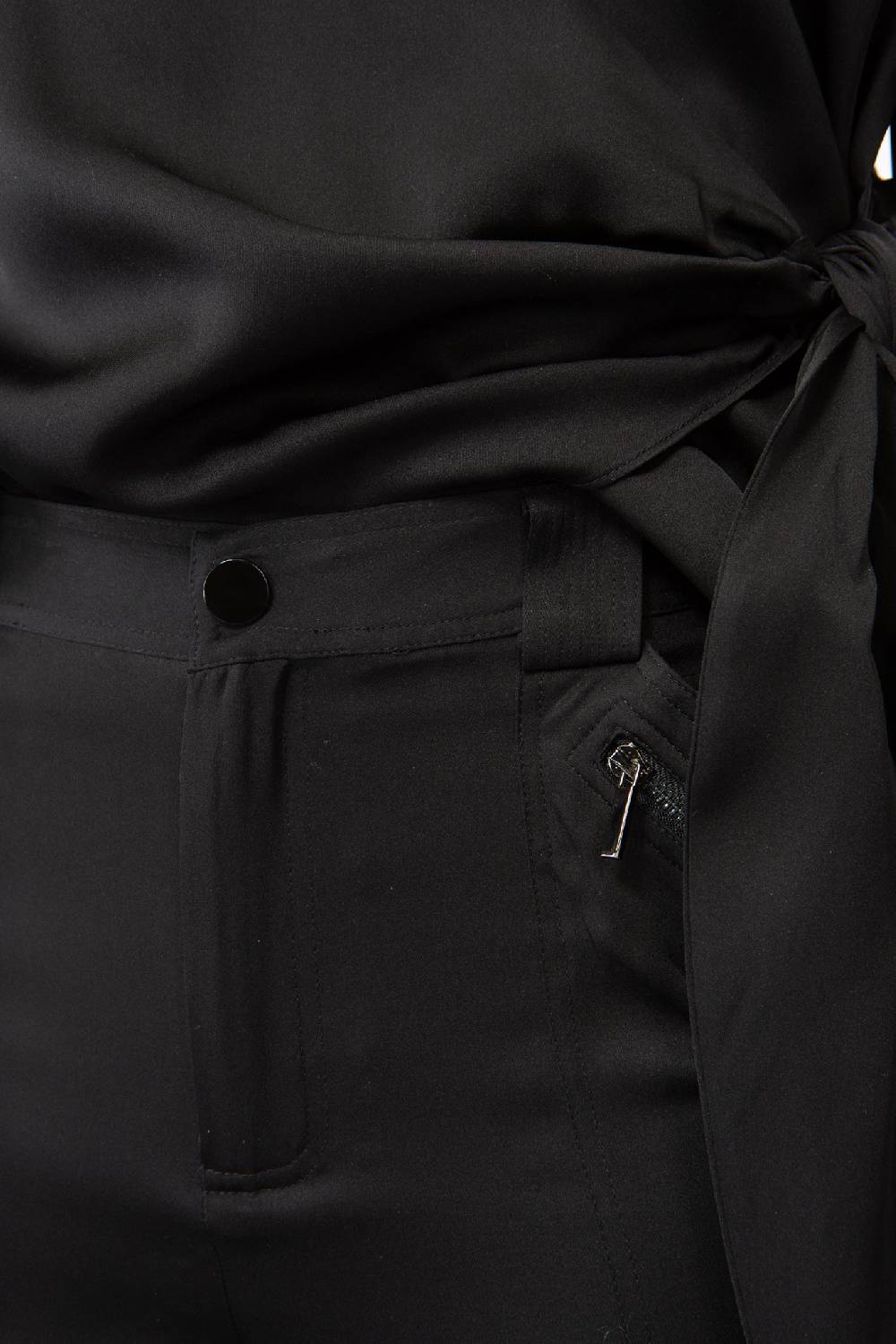 IVI GmbH SOLID SILK Seidenhose mit Cargo-Details schwarz Exklusivangebot