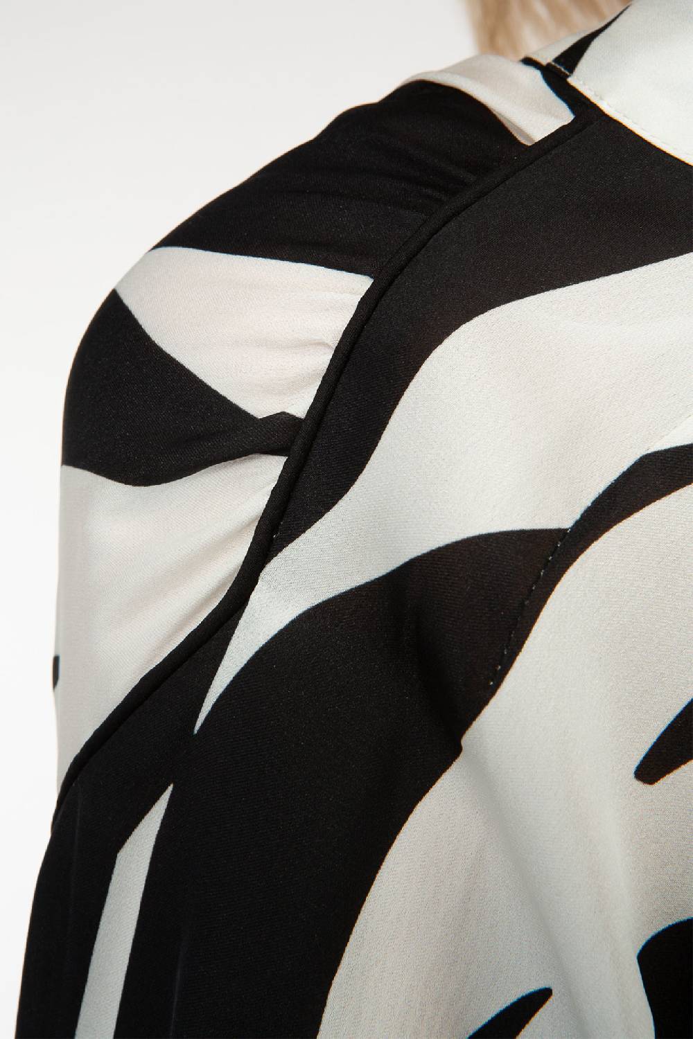 IVI GmbH PALM LEAF BLACK Tunika mit raffinierten Nahtdetails Vatertagsangebot