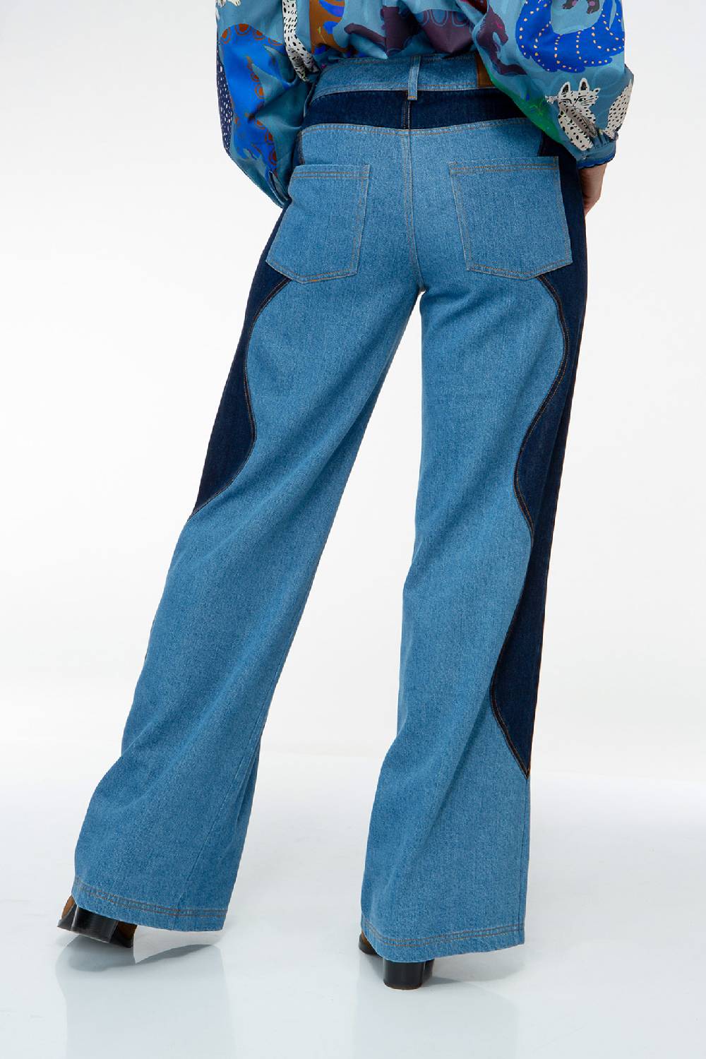 IVI GmbH DENIM Jeans mit weitem Bein und Patch im Angebot