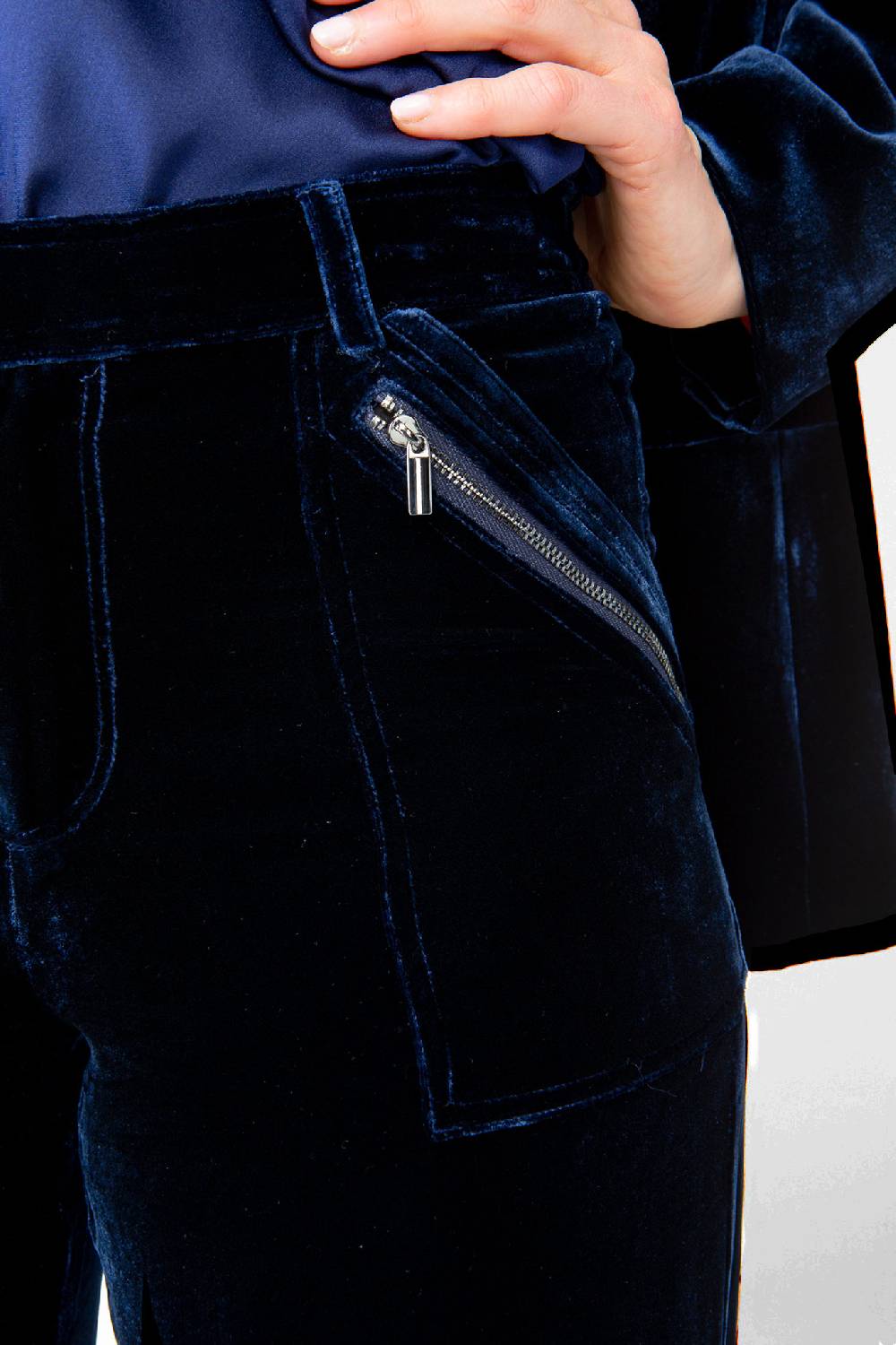 IVI GmbH VELVET Samthose mit Cargo Details navy Meist gekauft