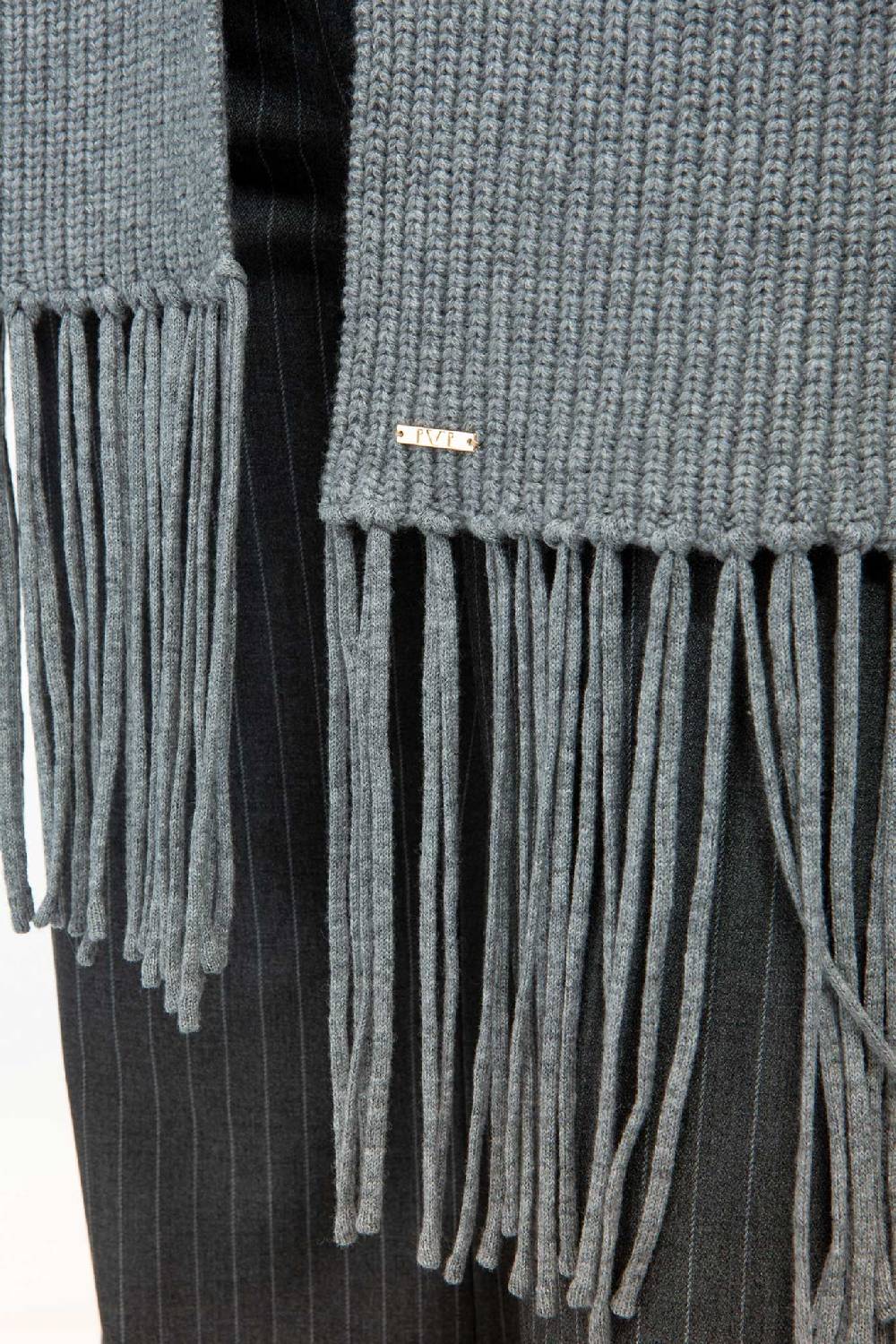IVI GmbH SOLID KNIT Langer Schal mit Fransen grau-melange Begrenzte Freigabe