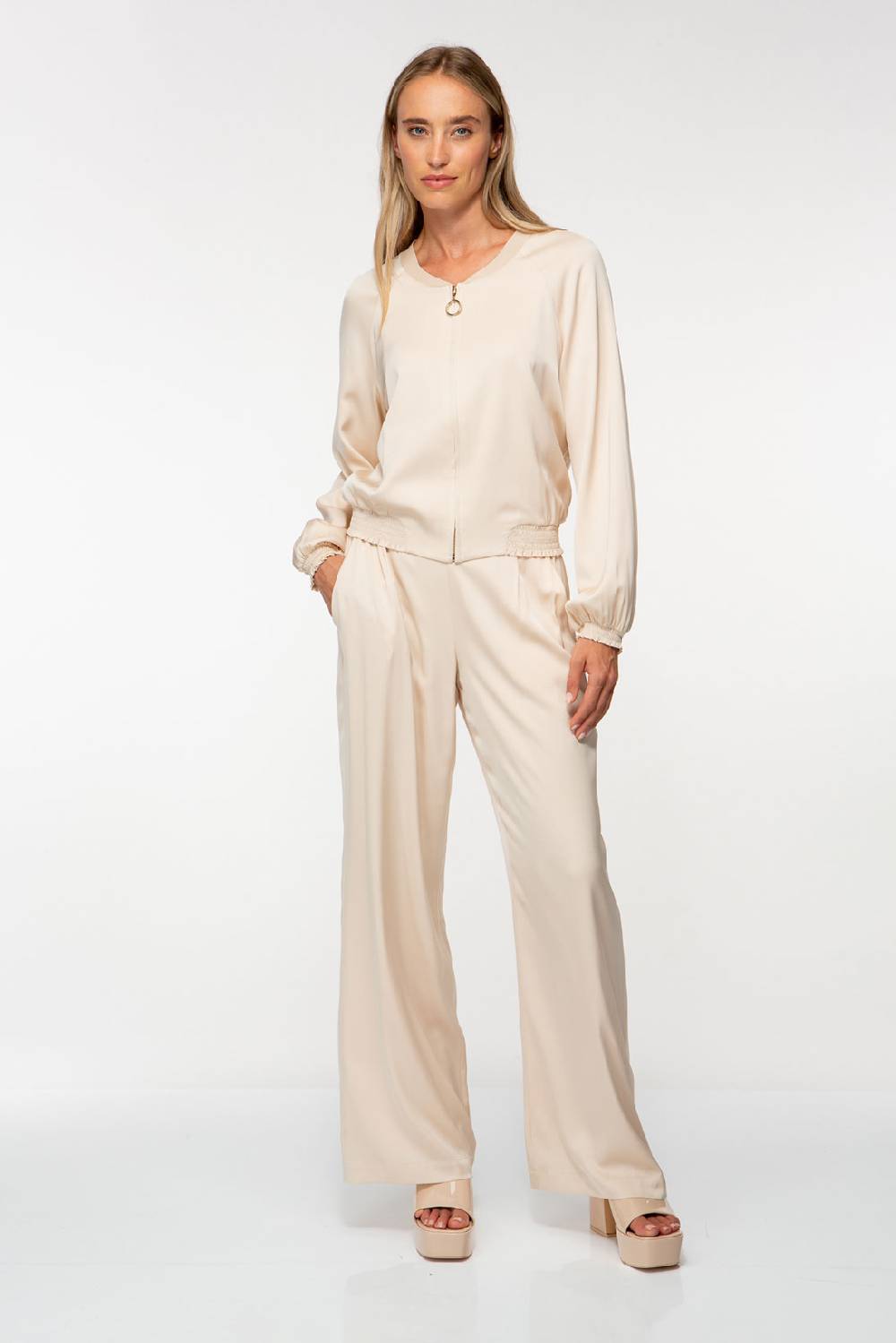 IVI GmbH SOLID SILK Seidenhose mit weitem Bein light sand Fabrikladen