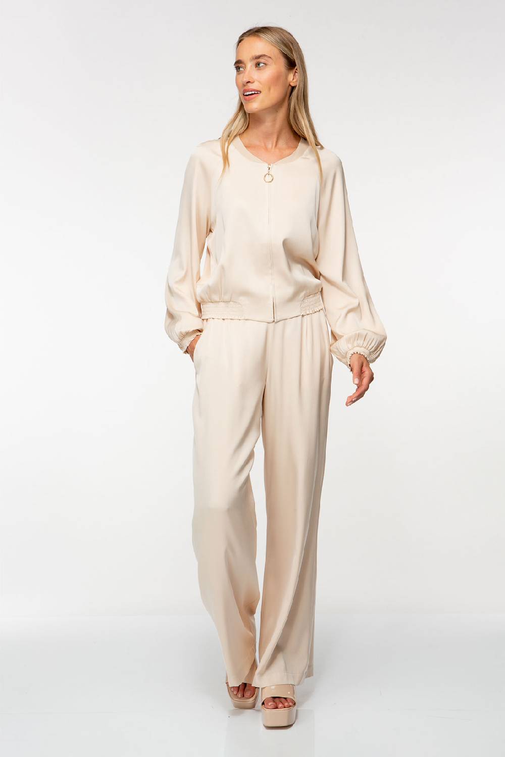IVI GmbH SOLID SILK Seidenhose mit weitem Bein light sand Fabrikladen
