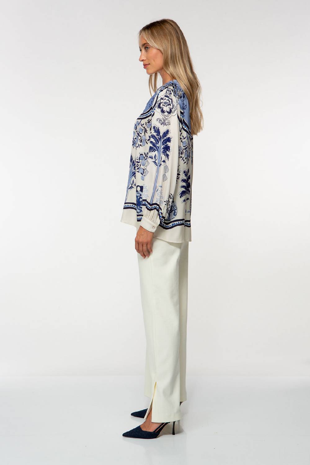 IVI GmbH ORIENTAL GARDENS Seidenbluse sky Letzte 2 Tage