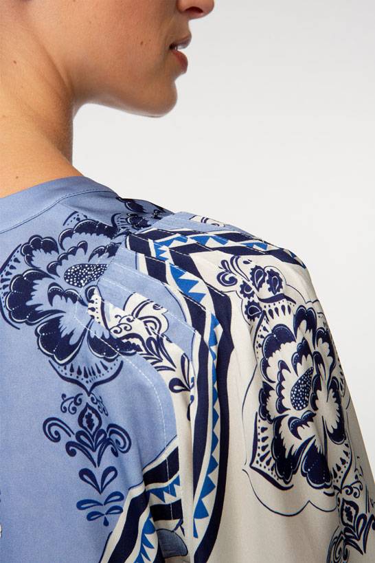IVI GmbH ORIENTAL GARDENS Seidenbluse sky Letzte 2 Tage