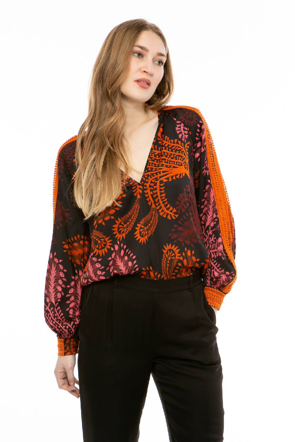 IVI GmbH WILD HERBS Bluse mit Stickdetails schwarz 50% Rabatt mit kostenlosem Versand