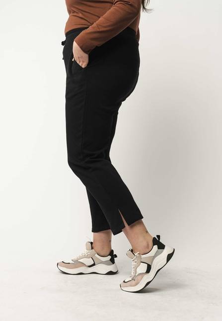 Melawear Sweathose ausgestellt PALITA Fabrik Onlineshop