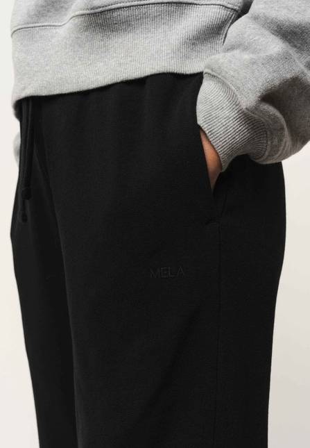 Melawear Sweathose ausgestellt PALITA Fabrik Onlineshop