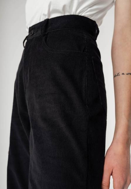 Melawear Cord Hose mit hohem Bund und weitem Bein OORJA Limitierter Zeitrabatt