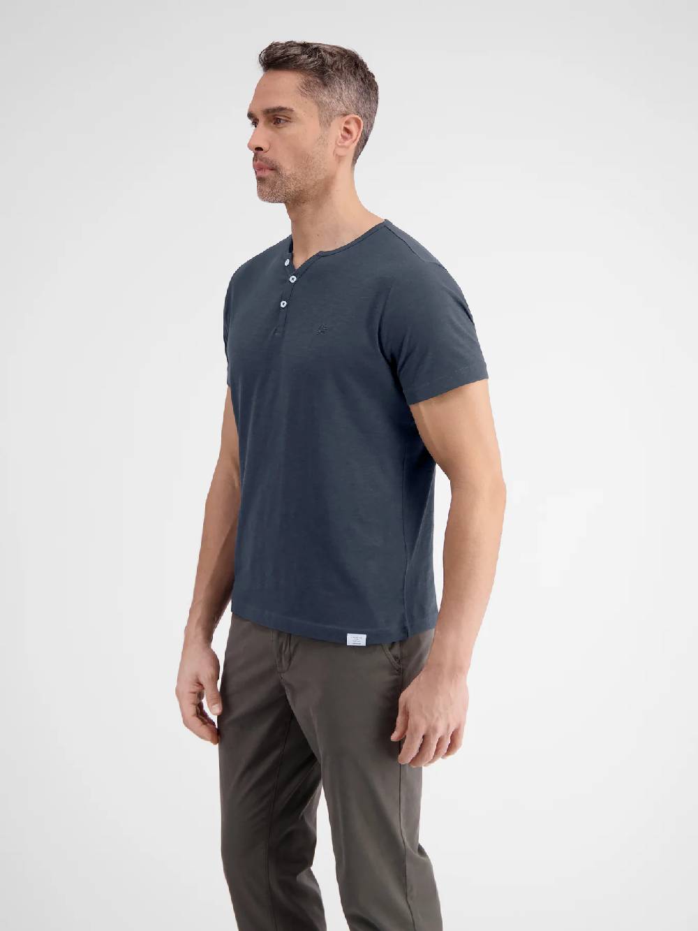 Lerros 2433908 BASIS HENLEY-SHIRT (485 CLASSIC NAVY) im Angebot