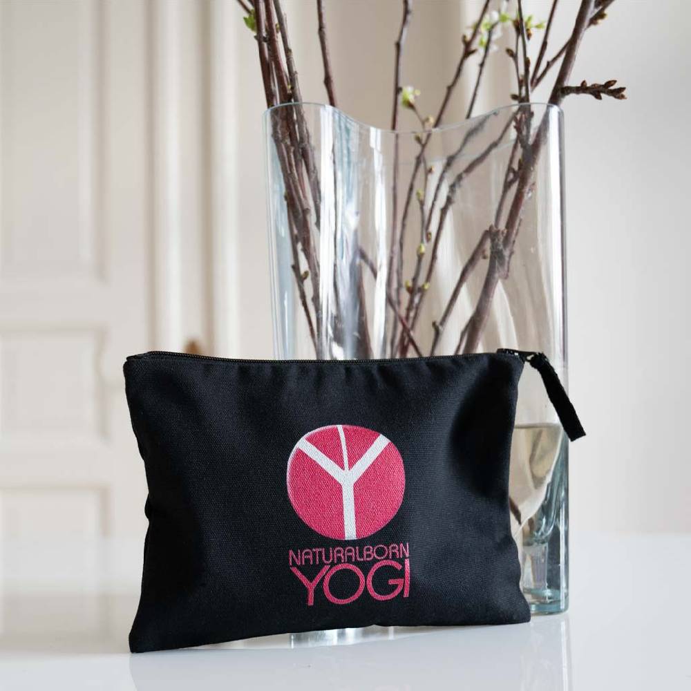 Natural Born Yogi Let Love Rule – Pouch schwarz Fabrik Onlineshop