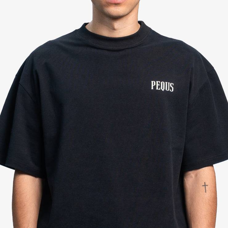 Pequs Chest Logo T-Shirt Große Rabatte