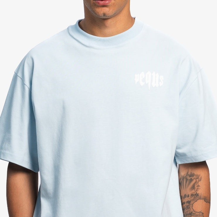 Pequs Mythic Chest Logo T-Shirt Vierteljährliche Förderung