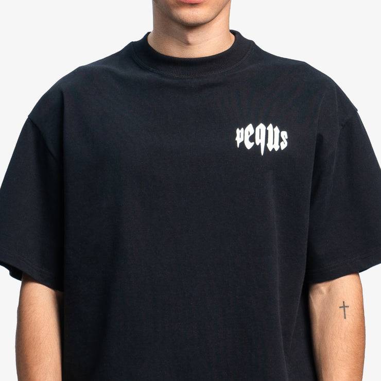 Pequs Mythic Chest Logo T-Shirt Angebote