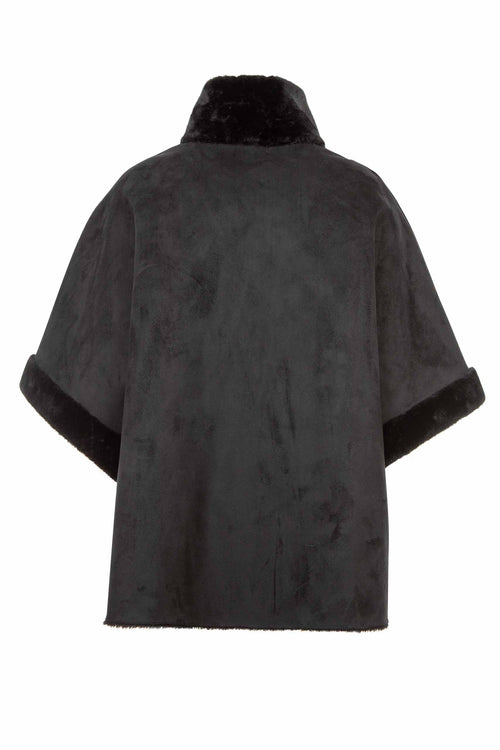 Petite M. Cape zum Wenden in Lammfell Imitat Schwarz Fabrik Onlineshop