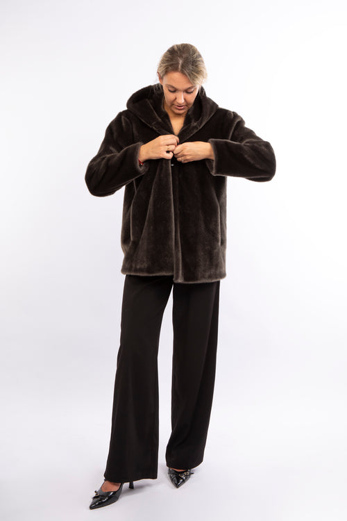Petite M. Kunstpelzjacke in Dark Taupe Lagerräumung
