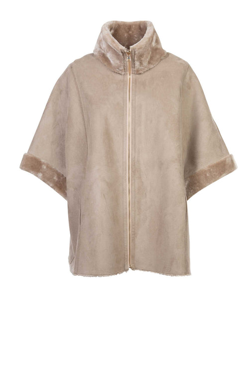 Petite M. Cape zum Wenden in Kunstlammfell Zeitbegrenzte Promotion