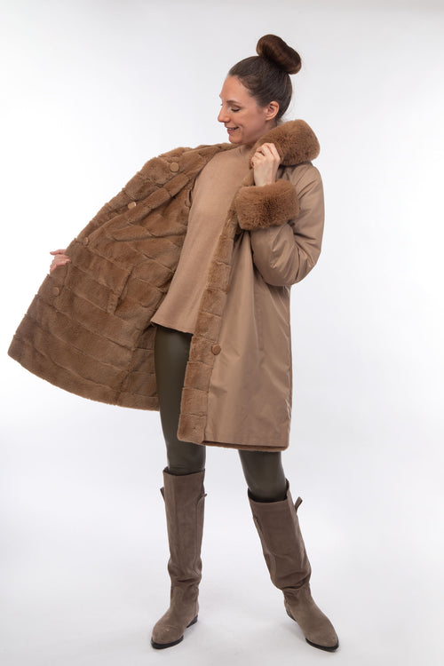 Petite M. Wendemantel mit Kapuze in Kunstfell und Microfaser, Farbe Camel im Angebot