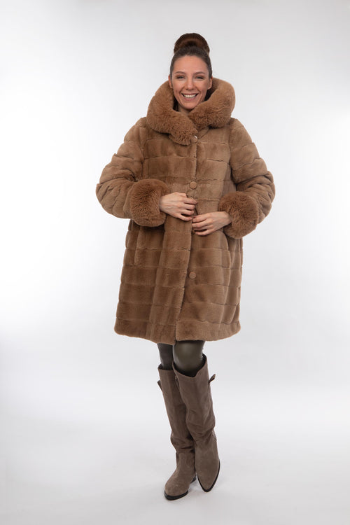 Petite M. Wendemantel mit Kapuze in Kunstfell und Microfaser, Farbe Camel Riesige Ersparnisse