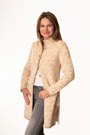 Pezzo D'oro Pezzo D&#039;oro Strickmantel offwhite/camel, Gehrock, reine Merinowolle, Strickhülle Black Friday