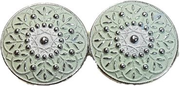 Pezzo D'oro Dirndl Schürzenschließe Metall, farbig coloriert ,2x runde Form 2-teilig. filigrane Form Letzte 3 Tage