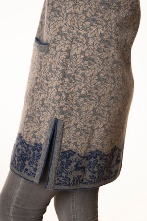 Pezzo D'oro Pezzo D&#039;oro Strickmantel in grau/blau gemustert, reine Wolle, hergestellt in Bayern, dicker warmer Wollmantel für Outdoor Vatertagsangebot