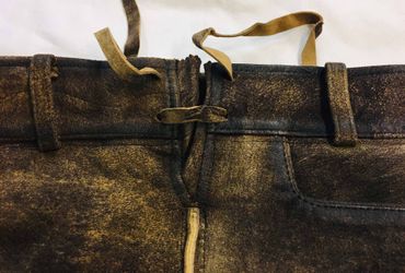 Pezzo D'oro Trachtenlederhose kurz, mit Gürtel Bayernwappen, antikfarben braun Wildbock Nur für heute