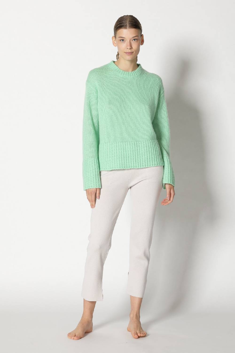 Sminfinity fluffy crew jumper + silky cropped pants Verkauf