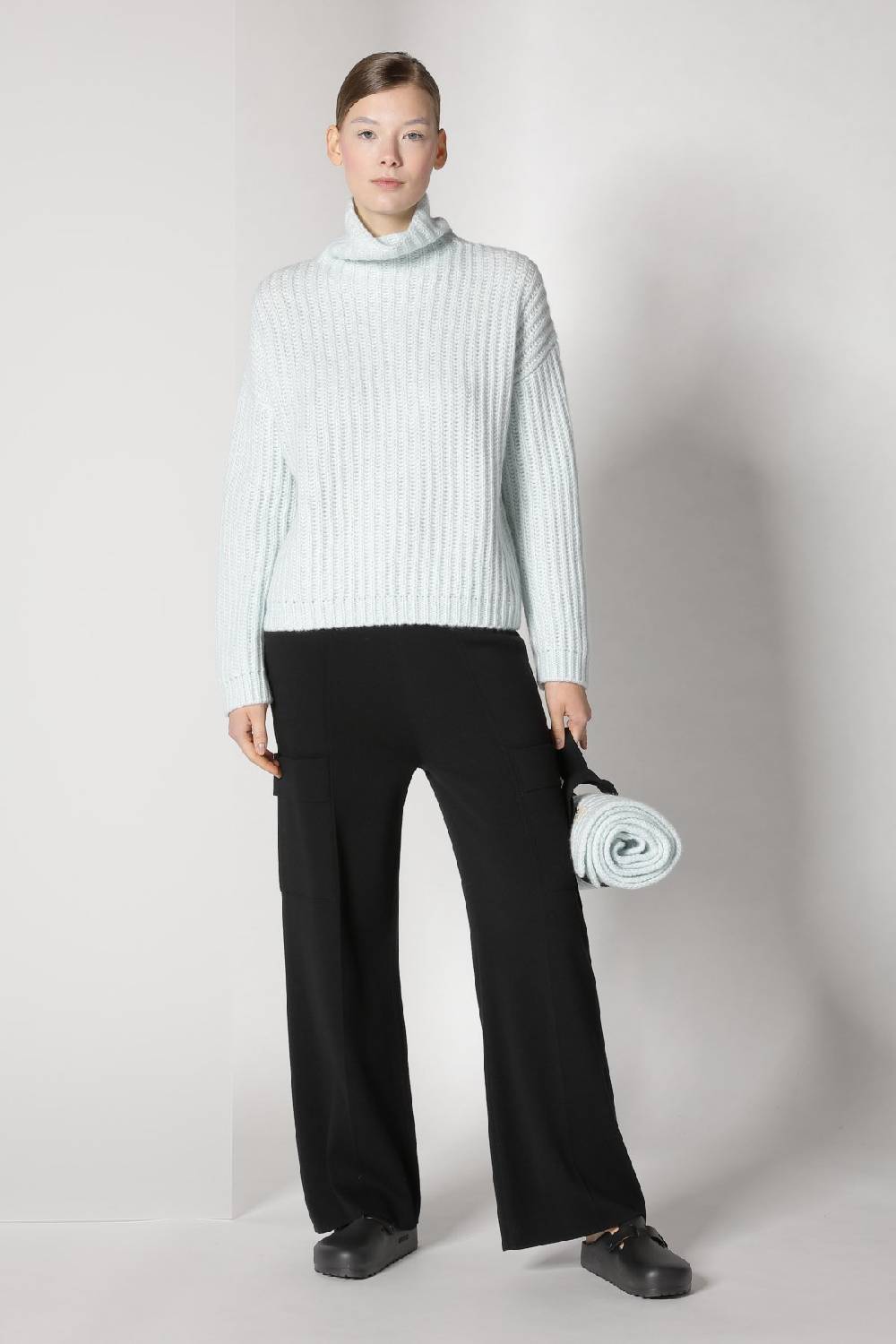 Sminfinity blurry ribbed turtleneck + cargo bellbottom pants Valentinstagsangebot
