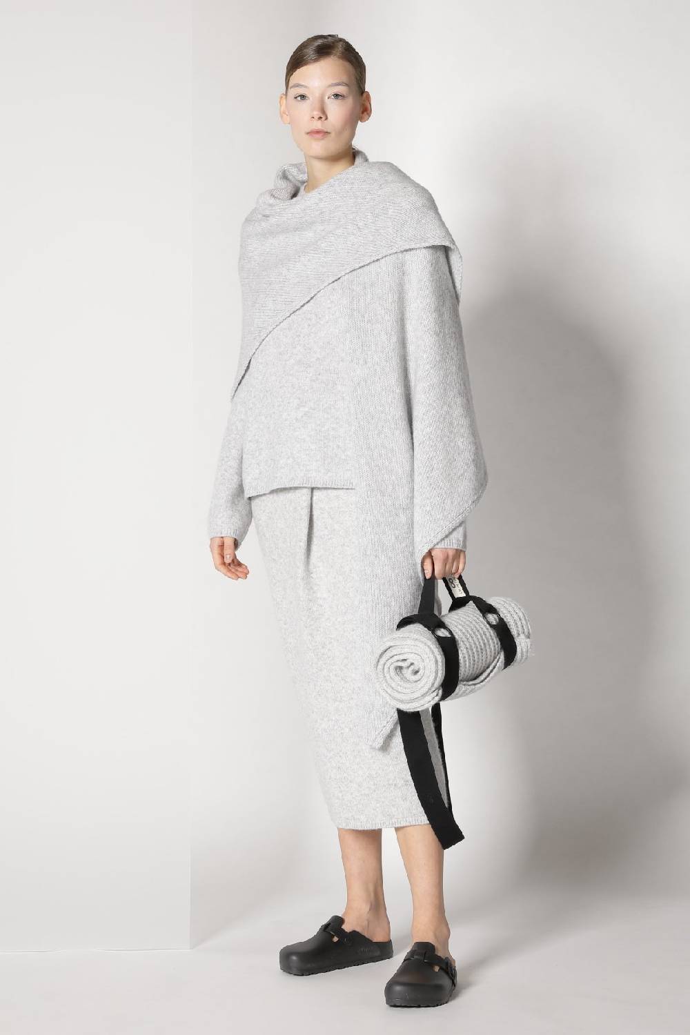 Sminfinity blurry triangle scarf + blurry crew jumper + blurry tulip skirt Neueste Mode
