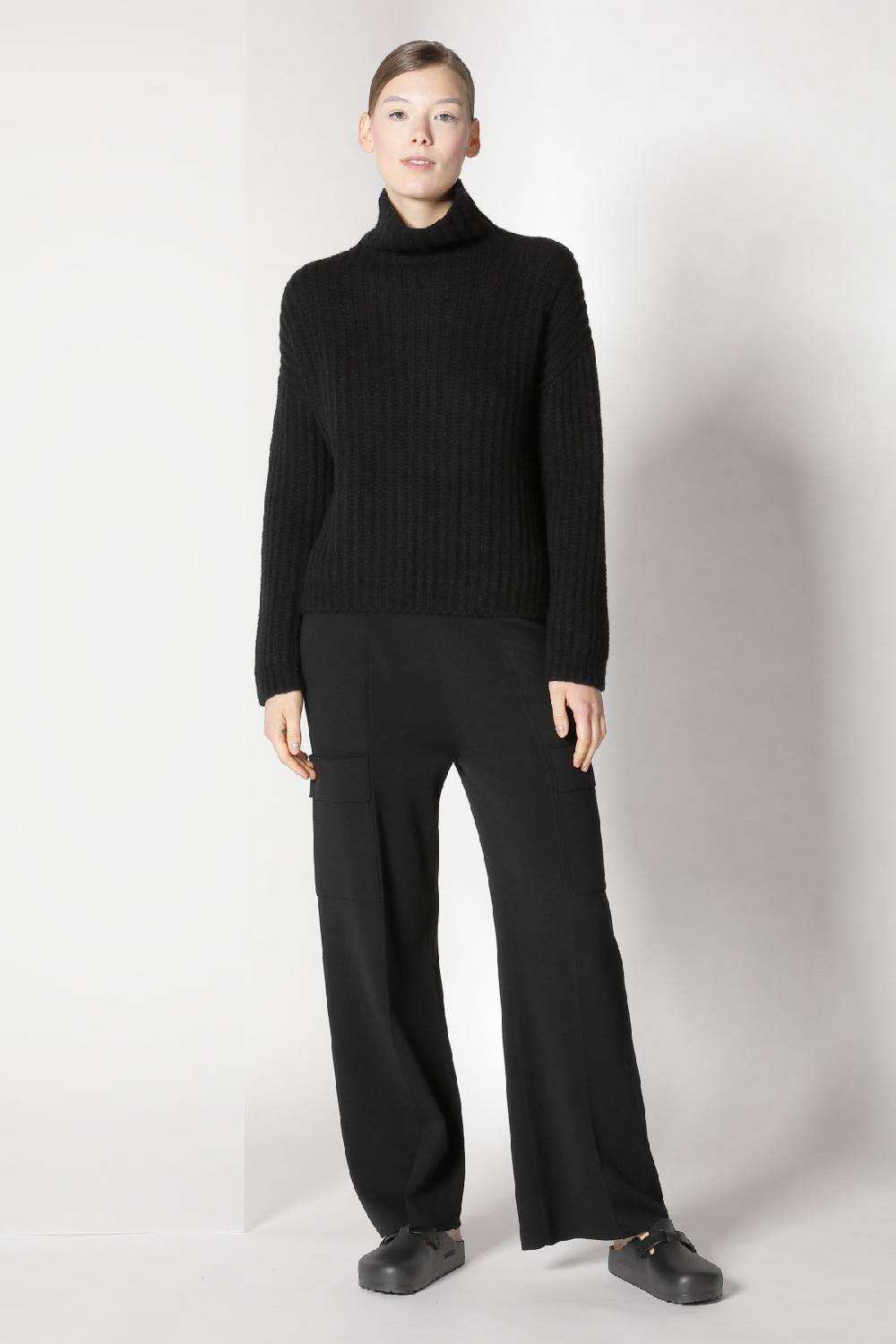 Sminfinity blurry ribbed turtleneck + cargo bellbottom pants Neuheiten