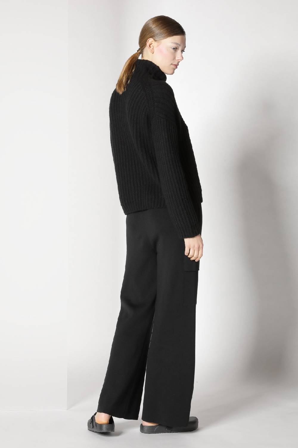 Sminfinity blurry ribbed turtleneck + cargo bellbottom pants Neuheiten
